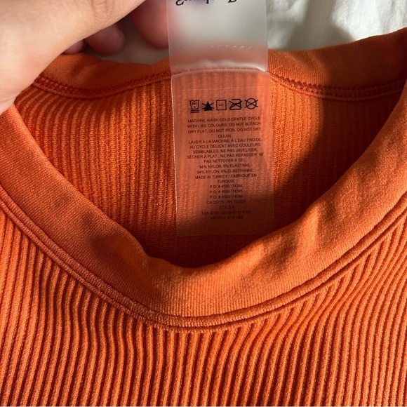Aritzia Sunday Best Womens XS Orange Sinchseamless Rib Willow T-Shirt - Picture 5 of 6